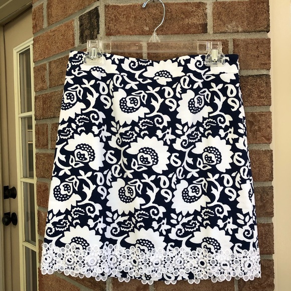 🌟SOLD NWT Talbots blue and white flower patterned skirt with eyelet details - Picture 1 of 3